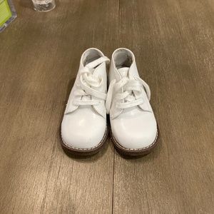 Footmates white baby shoes